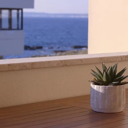 アパート Madre Natura - Seafront & Luxury Design House *